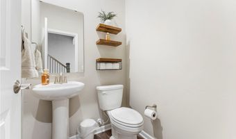 800 Dipper Ln 3, Aurora, OH 44202
