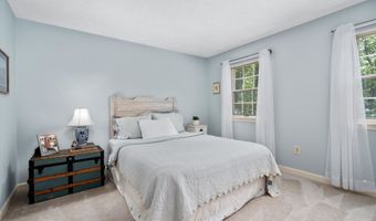 10 Buttonwood Rd, Bedford, NH 03110