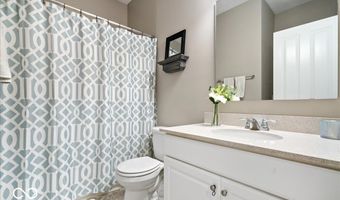 220 Dovetree Dr, Avon, IN 46122