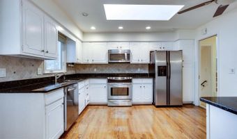 5904 LENOX Rd, Bethesda, MD 20817