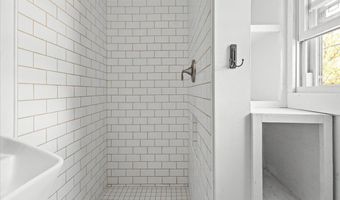 272 S Winooski Ave, Burlington, VT 05401