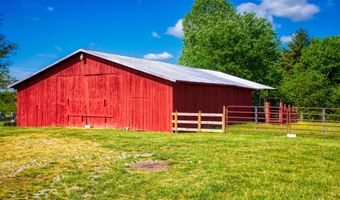 1043 Range Cemetery Rd, Allardt, TN 38504