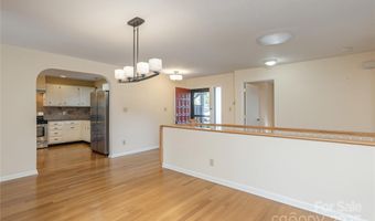 530 Crowfields Ln, Asheville, NC 28803