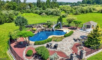 3 Surrey Way, Alexandria Twp., NJ 08867