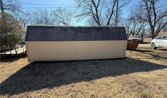205 S Traster St, Altamont, KS 67330