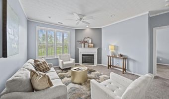 5939 Naughten Pond Dr, Columbus, OH 43213