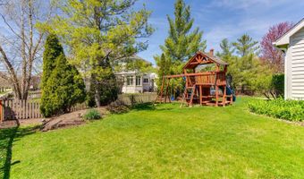 3559 Stackinghay Dr, Naperville, IL 60564