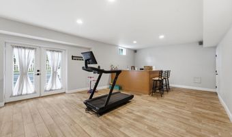 705 N ASHTON St, Alexandria, VA 22312