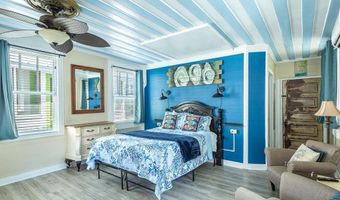 19 Leslie St, Apalachicola, FL 32320