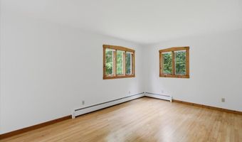 15 Polygraphic Ln, Bennington, VT 05257