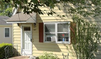687-689 W Main St, Branford, CT 06405