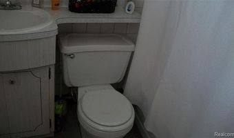6528 Winona St, Allen Park, MI 48101