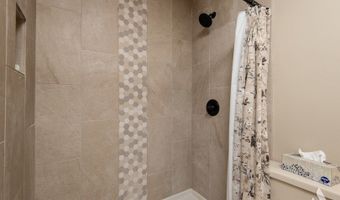 2452 E Hunter Dr, Arlington Heights, IL 60004