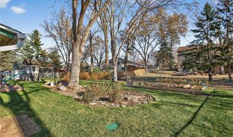 15716 Hayes Trl, Apple Valley, MN 55124