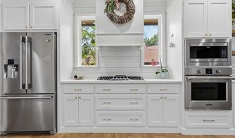 1707 Warwick Cir, Ardmore, OK 73401