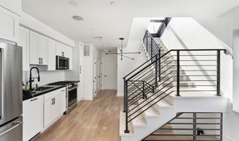 631 Saratoga St 4, Boston, MA 02128