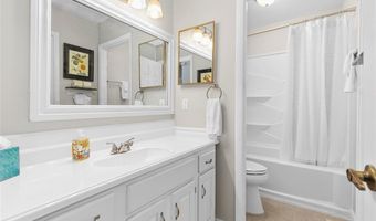 420 Echo Hill Dr, Ballwin, MO 63021