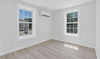 78 School St, North Smithfield, RI 02876