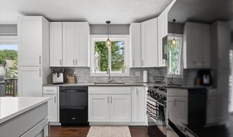 14390 Exley Ln, Apple Valley, MN 55124