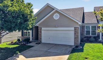 812 Whispering Village Cir, Ballwin, MO 63021