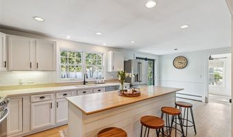15 Birchwood Dr, Cumberland, RI 02864
