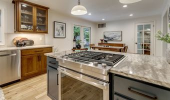 7230 SW SORRENTO Rd, Beaverton, OR 97008