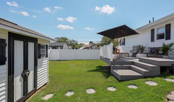 28 BIRCH St, Beachwood, NJ 08722