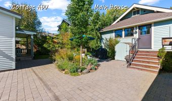 827 NW Delaware Ave, Bend, OR 97703