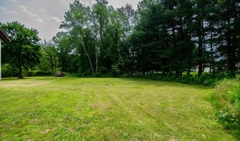 989 McCabe Ave NE, Ada, MI 49301