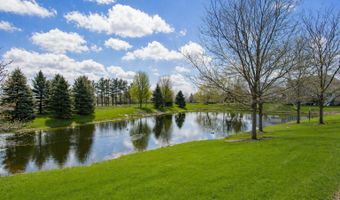 3 BLACKWOLF Ct, Algonquin, IL 60102