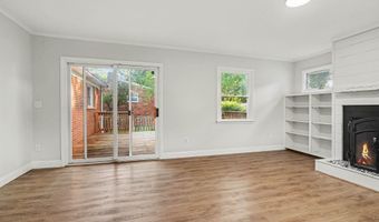 646 Center Dr, Ann Arbor, MI 48103