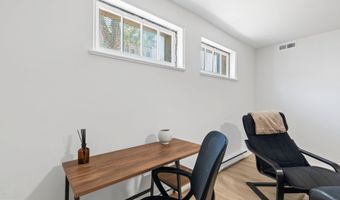 207 S PATRICK St 101, Alexandria, VA 22314