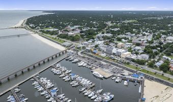 124 Court Unit # 206 St 206, Bay St. Louis, MS 39520