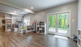 4 Maple Grove Way, Athens, OH 45701