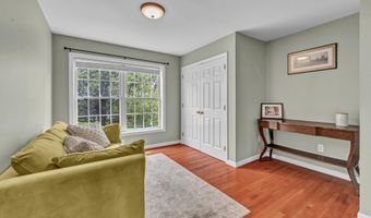 45 Pocono Ln 10, Danbury, CT 06810