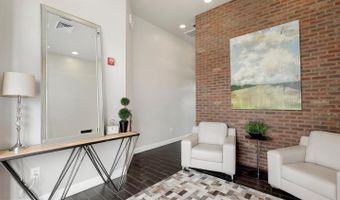 1107 S WALTER REED Dr 302, Arlington, VA 22204