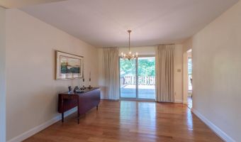7041 CINDY Ln, Annandale, VA 22003
