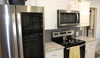 204 PORTSOUTH Ln, Alabaster, AL 35007