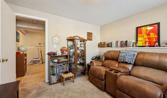 712 Garnet Dr, Ames, IA 50010