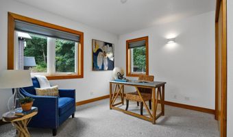 22000 SE Upper Matthews Creek Ln, Amity, OR 97101