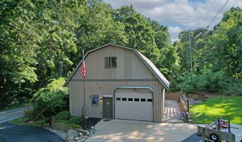 86 Carl Dr NE, Ada, MI 49301