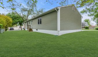 32 Bowline St, Beachwood, NJ 08722