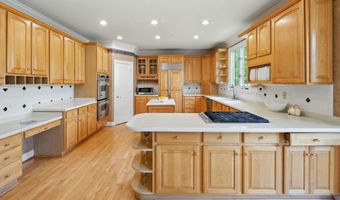 6211 YORKSHIRE Ter, Bethesda, MD 20814