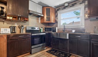 726 PLUMTREE Ln, Claymont, DE 19703