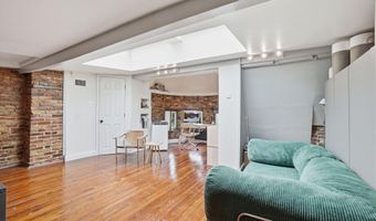 210 8TH St SE, Washington, DC 20003
