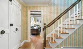 35 Shaw Dr, Bedford, NH 03110