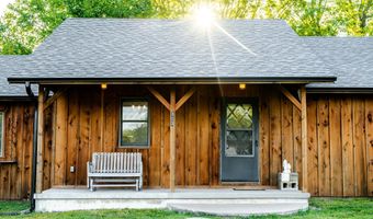 303 N Hudson Ave, Aurora, MO 65605