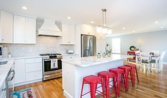 107 Orchard Ave, Middletown, RI 02842