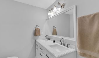 21 Park Ave, Bayville, NJ 08721