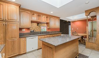 27 Southview Ter S, Middletown, NJ 07748